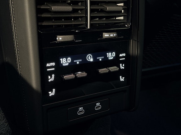 Porsche Cayenne 24 of 28