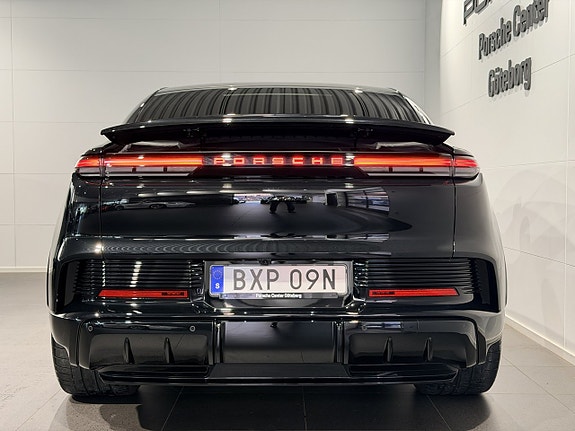 Porsche Cayenne 7 of 28