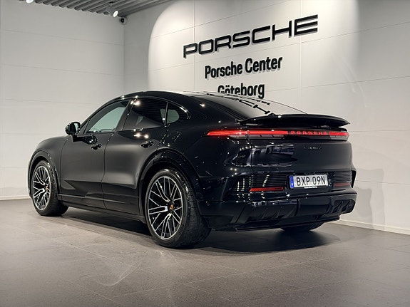 Porsche Cayenne 6 of 28