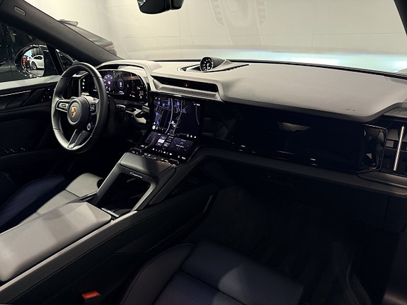 Porsche Cayenne 26 of 28