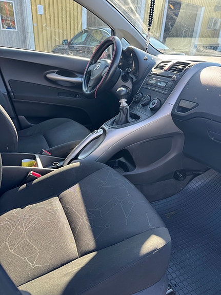 Toyota Auris 5 of 6
