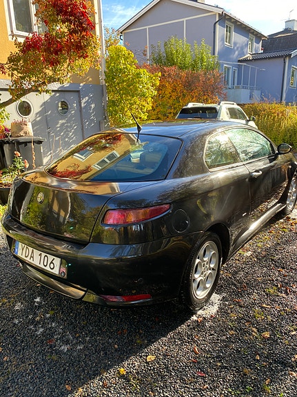 Alfa Romeo GT 5 of 8