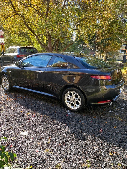 Alfa Romeo GT 4 of 8