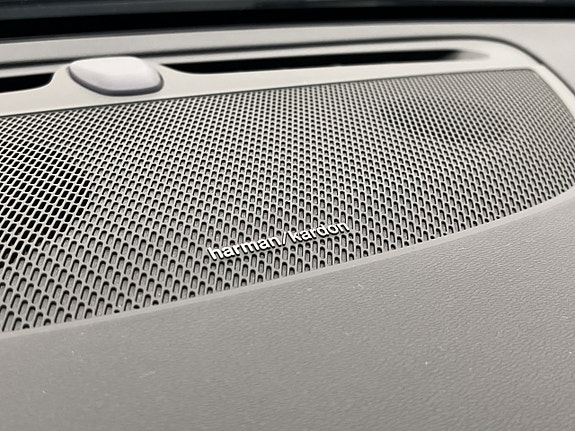 Volvo V60 11 of 30
