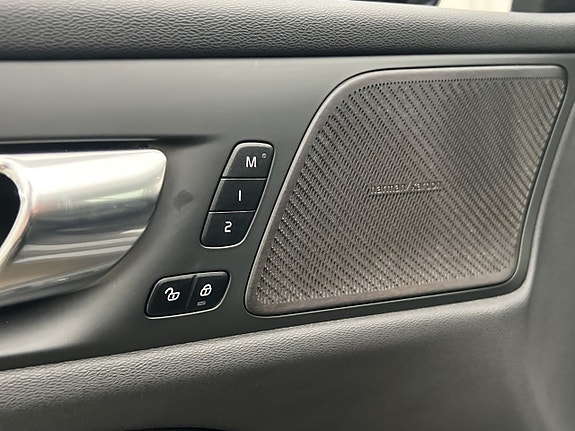 Volvo V60 13 of 30
