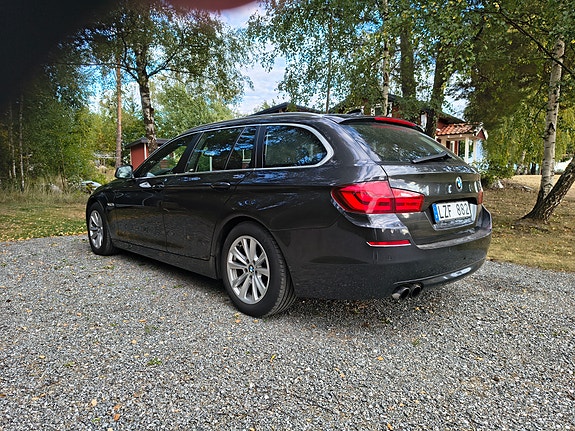 BMW 520i 2 of 4