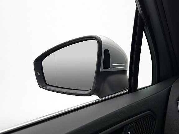 Volkswagen Tiguan 10 of 30