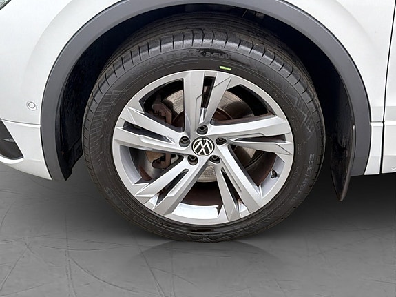 Volkswagen Tiguan 30 of 30