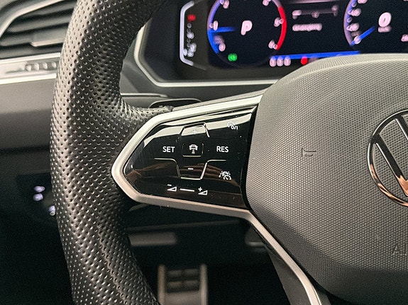 Volkswagen Tiguan 14 of 30