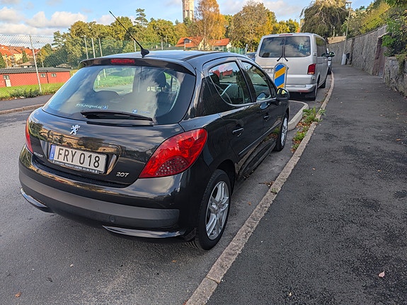 Peugeot 207 4 of 12