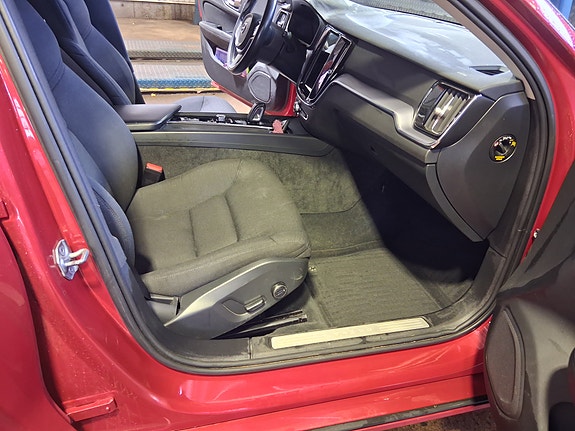 Volvo V60 5 of 14
