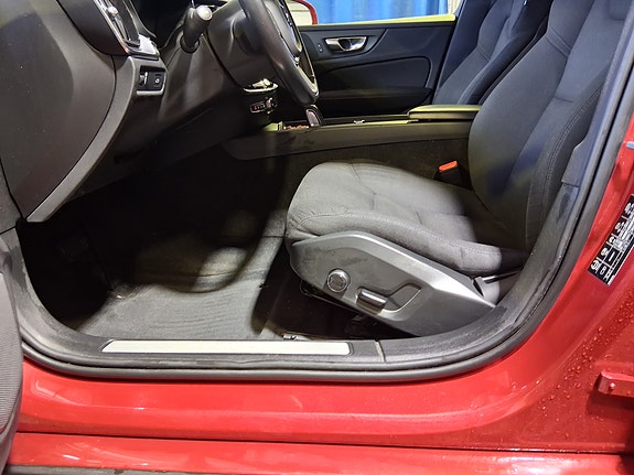 Volvo V60 8 of 14