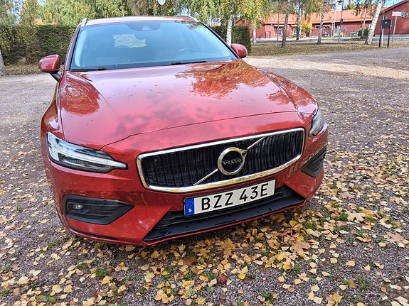 Volvo V60 2 of 14
