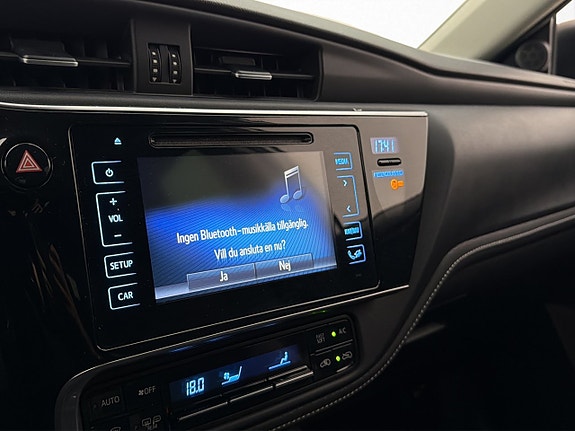 Toyota Auris 18 of 30