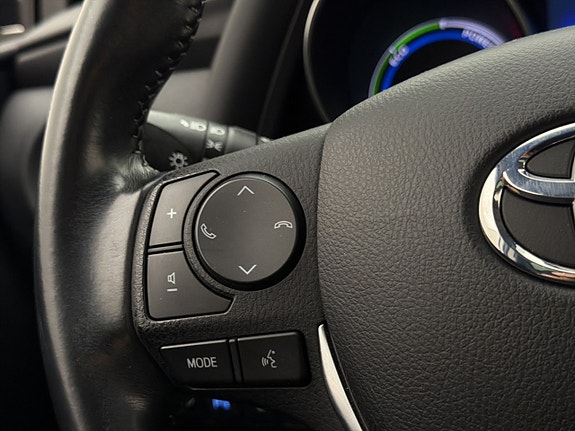Toyota Auris 12 of 30