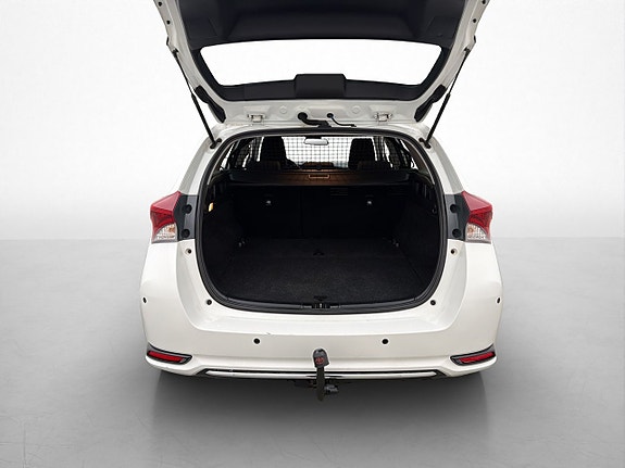 Toyota Auris 26 of 30