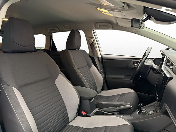 Toyota Auris 23 of 30