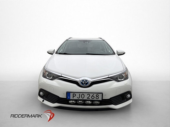 Toyota Auris 2 of 30