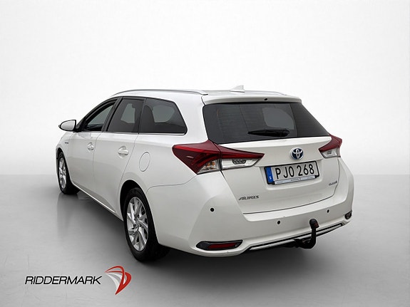 Toyota Auris 8 of 30