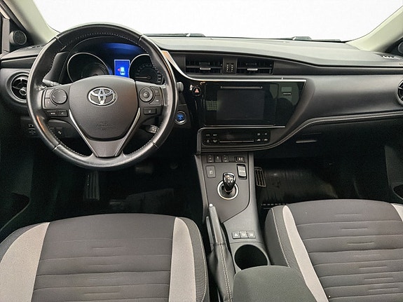 Toyota Auris 11 of 30