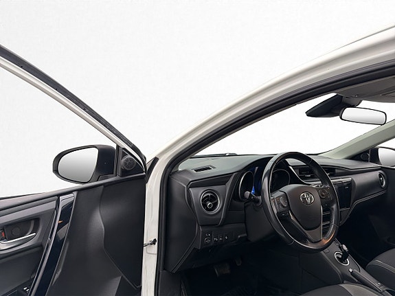 Toyota Auris 10 of 30