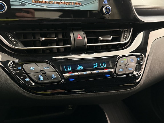 Toyota C-HR 22 of 30
