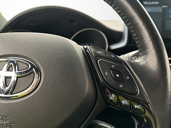 Toyota C-HR 17 of 30
