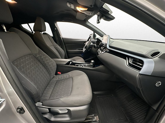 Toyota C-HR 24 of 30