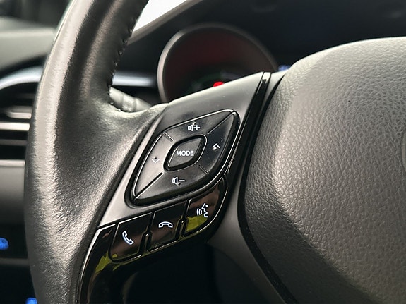 Toyota C-HR 16 of 30