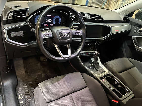 Audi Q3 13 of 14