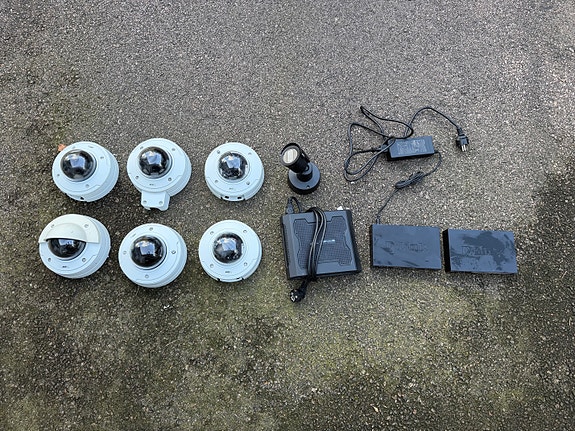 Product image 1 of 3