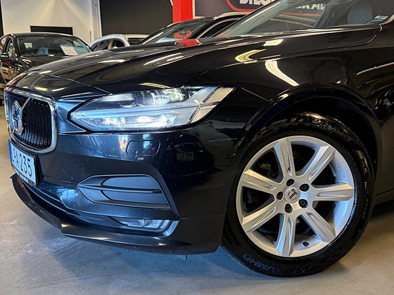 Volvo V90 2 of 22