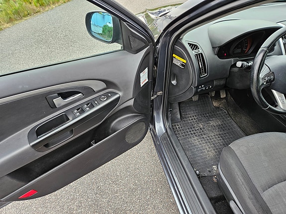 Kia Ceed 14 of 19