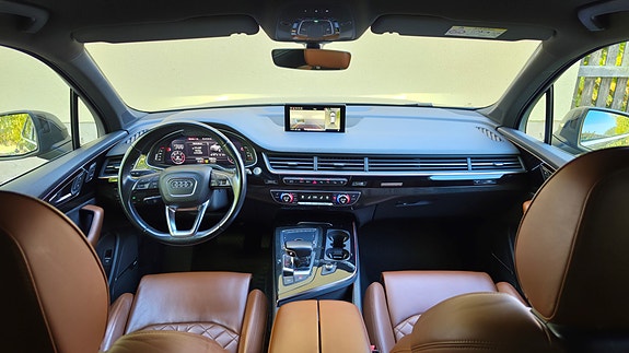 Audi Q7 8 of 12