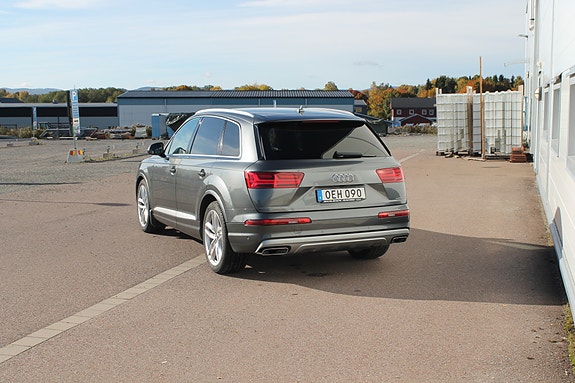 Audi Q7 6 of 12