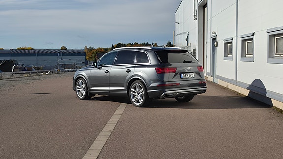 Audi Q7 5 of 12