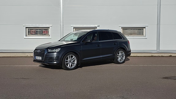 Audi Q7 3 of 12