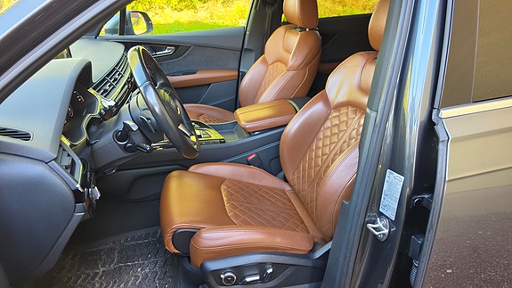 Audi Q7 10 of 12
