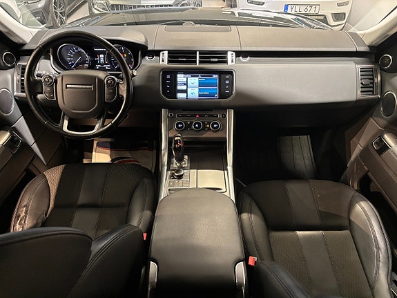 Land Rover Range Rover Sport 11 of 16