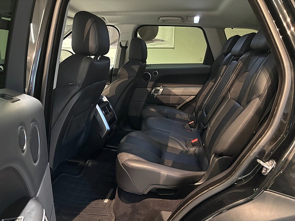 Land Rover Range Rover Sport 12 of 16