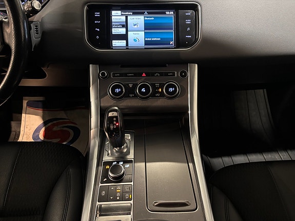 Land Rover Range Rover Sport 8 of 16