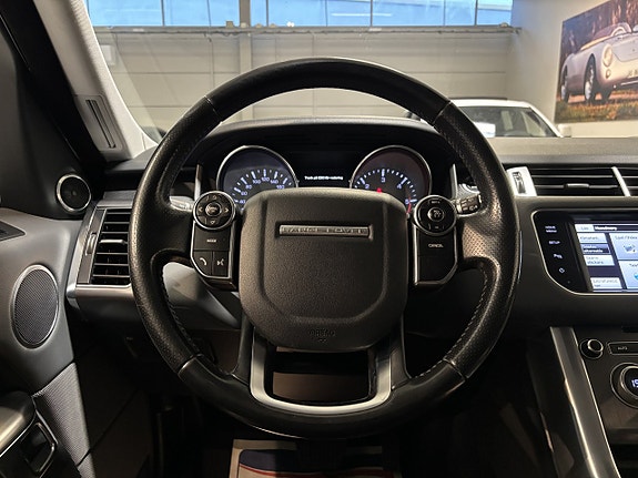 Land Rover Range Rover Sport 10 of 16
