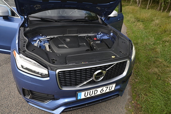 Volvo XC90 18 of 30