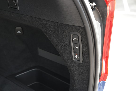 Volvo XC90 16 of 30