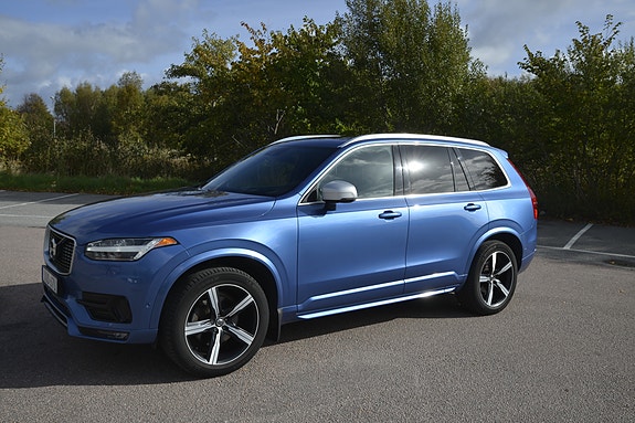 Volvo XC90 2 of 30