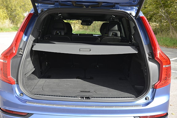 Volvo XC90 14 of 30