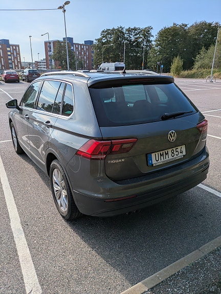 Volkswagen Tiguan 2 of 4