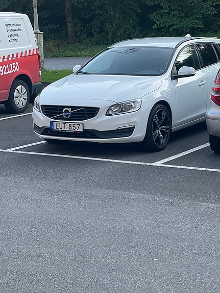 Volvo V60 2 of 2