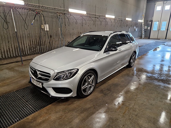 Mercedes-Benz C220 4 of 8