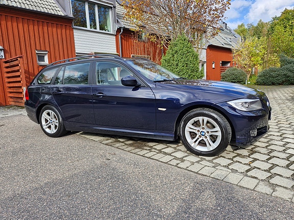 BMW 320d 3 of 5